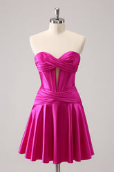 Hermoso vestido de fiesta fucsia con escote en forma de A, corsé cruzado y volantes