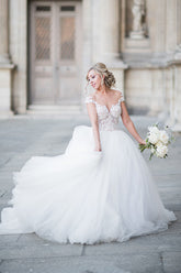 Ball Gown Elegant Cap Sleeves Lace Tulle Wedding Dress WD692