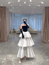 Trägerloses A-Linien-Abendkleid mit mehreren Lagen Y4380