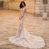 Gorgeous Lace Long Sleeve Mermaid Wedding Dresses Tulle Bridal Gown For Women Cathedral Train V-Neck Appliques Button Back