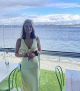 Vestido de fiesta amarillo pastel con escote en V Y6369