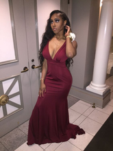 Elegante vestido de noche de sirena burdeos con escote en V Y6340