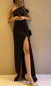 Elegante vestido de noche largo negro con abertura Y6891