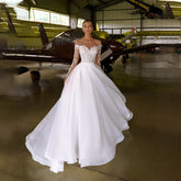 Transparenter Halsausschnitt mit schweren Kristallen, lange Ärmel, weißes Brautkleid, Organza und Tüll, A-Linie, glitzerndes Brautkleid