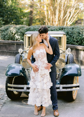 Hübsches trägerloses langes Ballkleid mit 3D-Blumenspitze und Stufen, weißes A-Linien-Abendkleid, Brautkleid Y8462