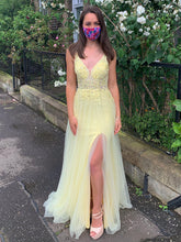 Vestidos de fiesta largos de encaje con escote en V, espalda descubierta y abertura, amarillos, para noche formal