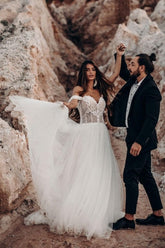 Beautiful Off-the-shoulder Sleeveless Column Floor-Length Tulle Wedding Dresses