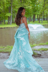 Charmantes, säulenförmiges, ärmelloses Ballkleid mit Tüllspitze und Spaghettiträgern und Applikationen