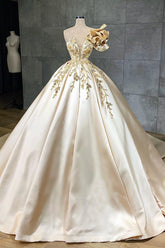 Elegantes langes A-Linien-Brautkleid mit Herzausschnitt und Kristallen in Satin-Rüschen