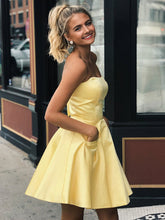 Cute Yellow A-line Strapless Satin Short Prom Homecoming Dresses with Pockets