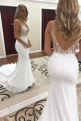 Vestidos de novia glamurosos con escote en V, apliques de encaje y tirantes largos de sirena