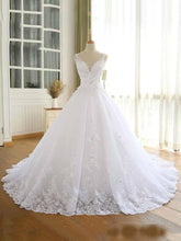 Gorgeous Lace Beaded Wedding Dress New Arrival V-Neck Straps Long Princess Wedding Party Bridal Dress