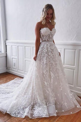 Precioso vestido de novia largo de encaje con escote en forma de A