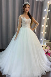 Precioso vestido de novia largo de tul con encaje y mangas en forma de A