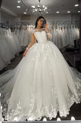 Long Ball Gown Sweetheart Appliques Lace Tulle Wedding Dress with Sleeves