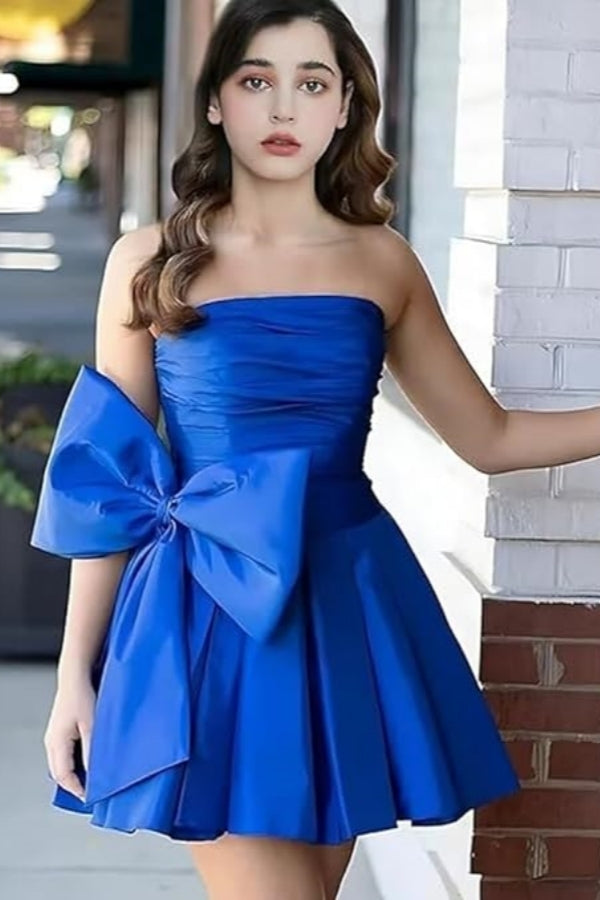 Chic Short Homecoming Dresses A-line Sleeveless Strapless Ruched Lace Up Party Dresses with Bow Hover Image