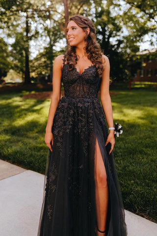 Mariana | Vestido de fiesta de tul con encaje y escote en forma de corazón con abertura