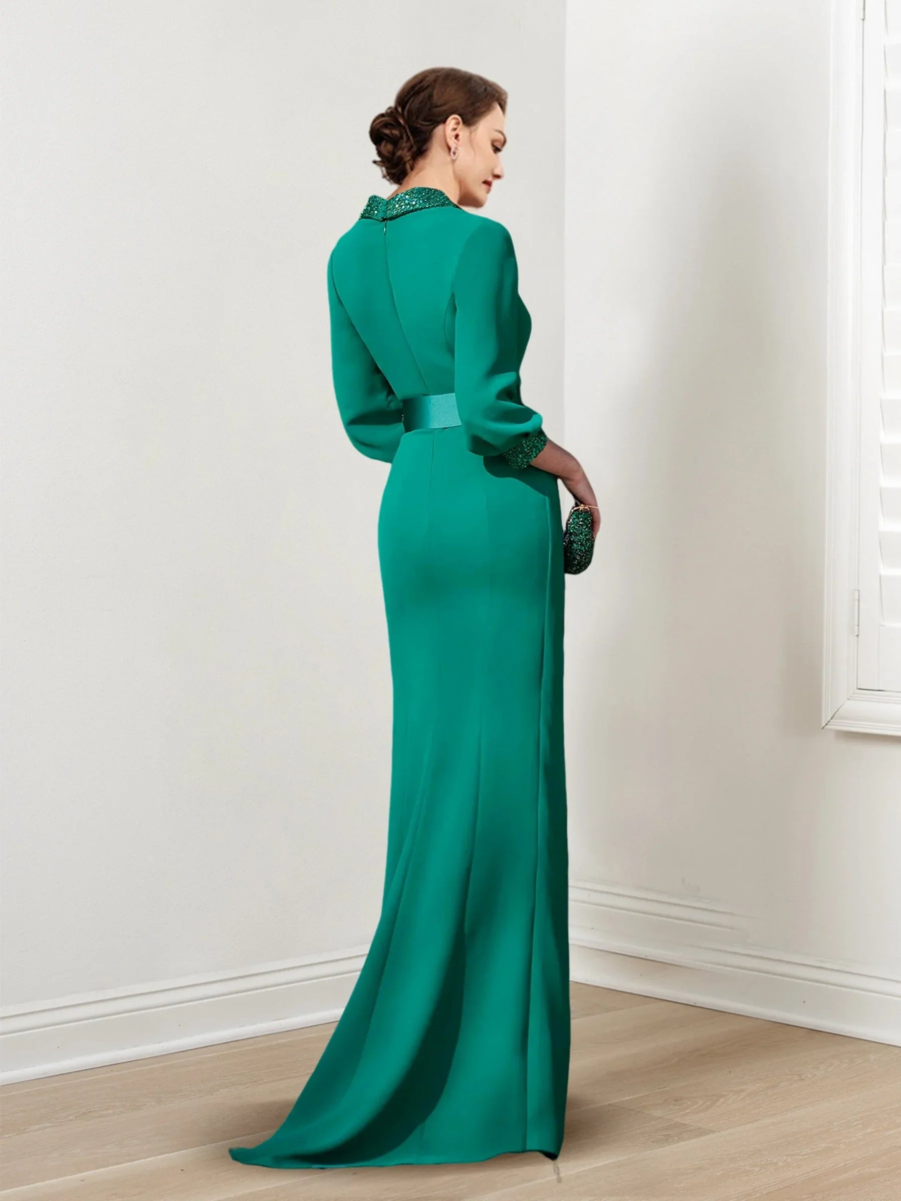 Etui-Linie/Säule V-Ausschnitt Lange Ärmel Kleider für die Brautmutter mit Gürtel 