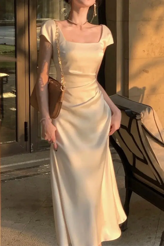 Elegantes langes Partykleid mit quadratischem Ausschnitt in Beige aus Satin, Meerjungfrau, Abschlussball, Abendkleid Y7576