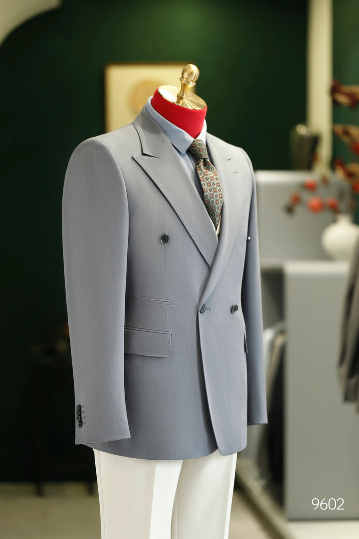 Double-Breasted Light Grey Wool Suit | Tailored Formal Groom &amp; Business Suit by 男装