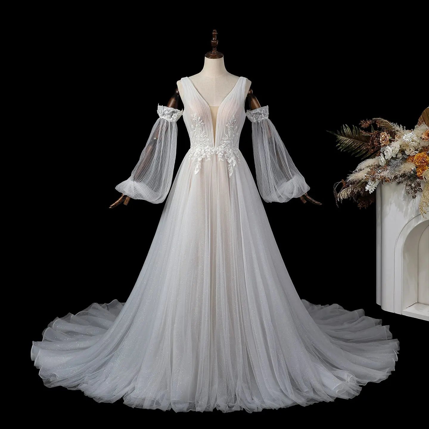 Elegant Ivory V-Neck Detachable Puff Sleeve Lace Tulle Wedding Dress with Train SW708