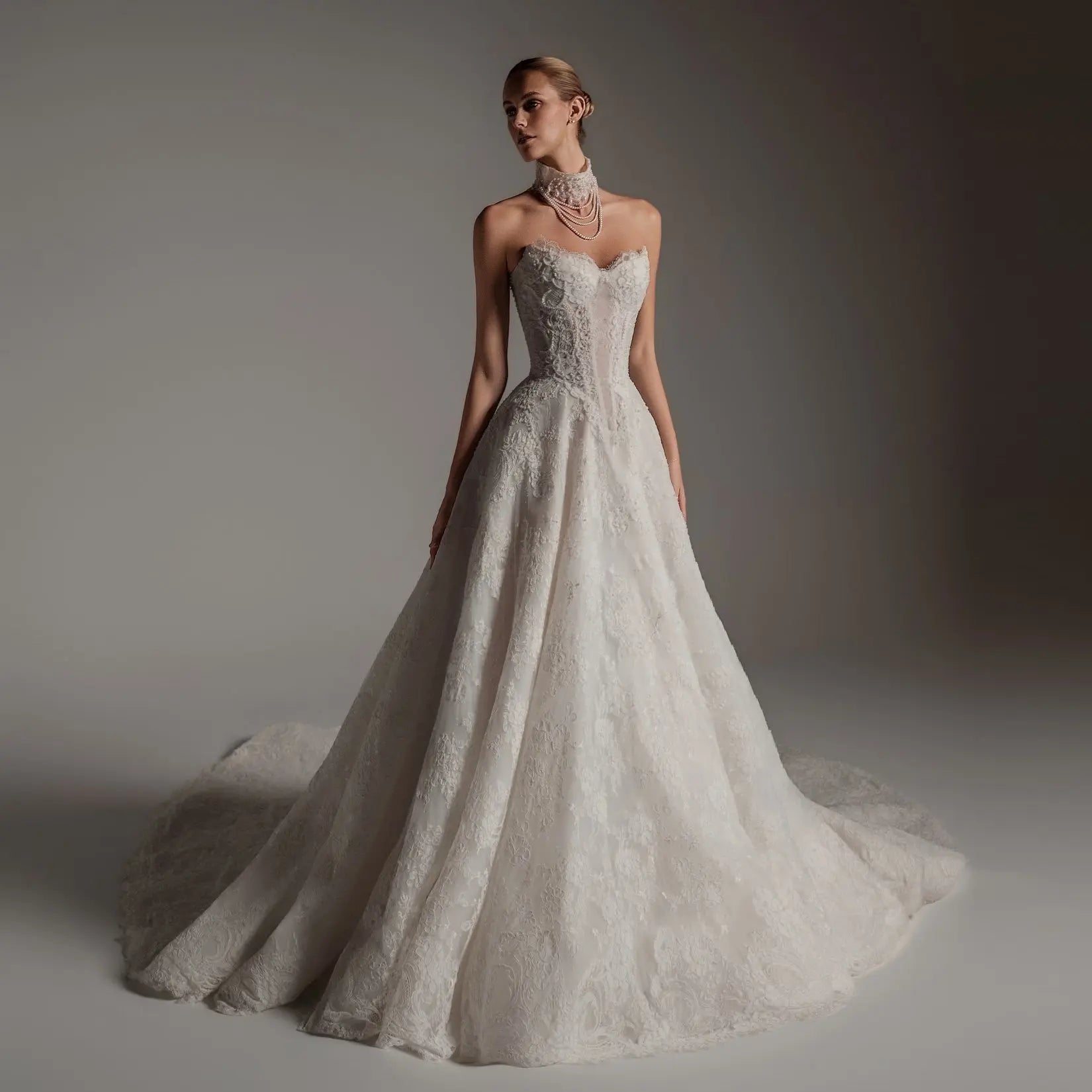 Luxury Ivory Strapless Lace Train Wedding Dress with Scarf SW166