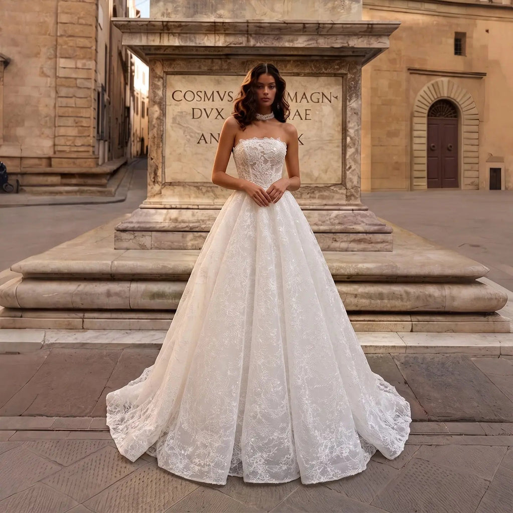 White Corset Strapless Lace Applique Tulle Bridal Ball Gown Wedding Dress SW611