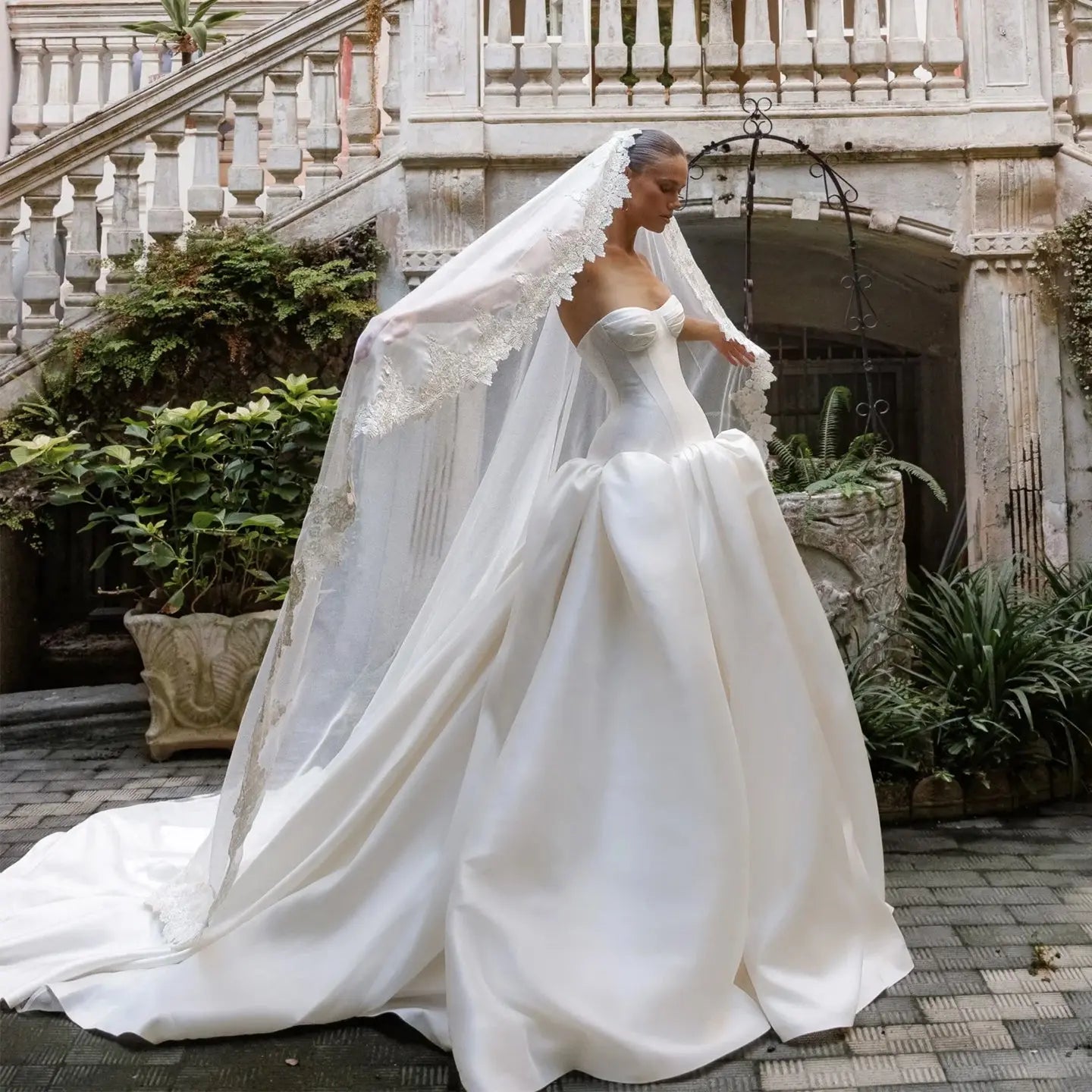 Classic White Satin Strapless Ball Gown Wedding Dress with Veil SW191