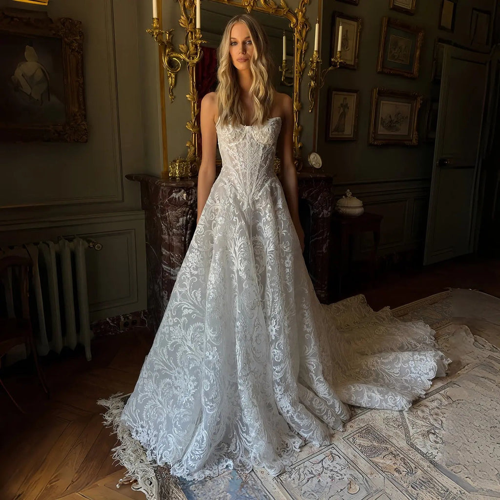 Vintage White Strapless Lace A-Line Wedding Dress with Scalloped Train SW220
