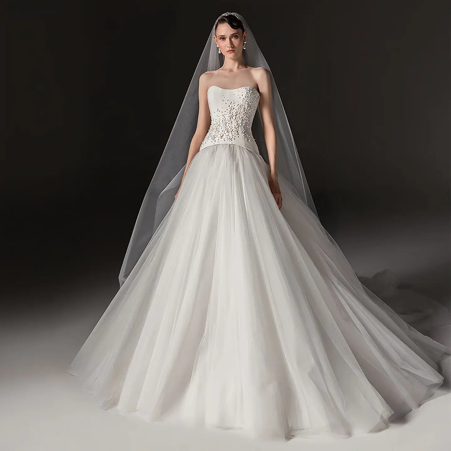 Elegant White Strapless Bodice Crystal Ball Gown Wedding Dress with Veil SW668