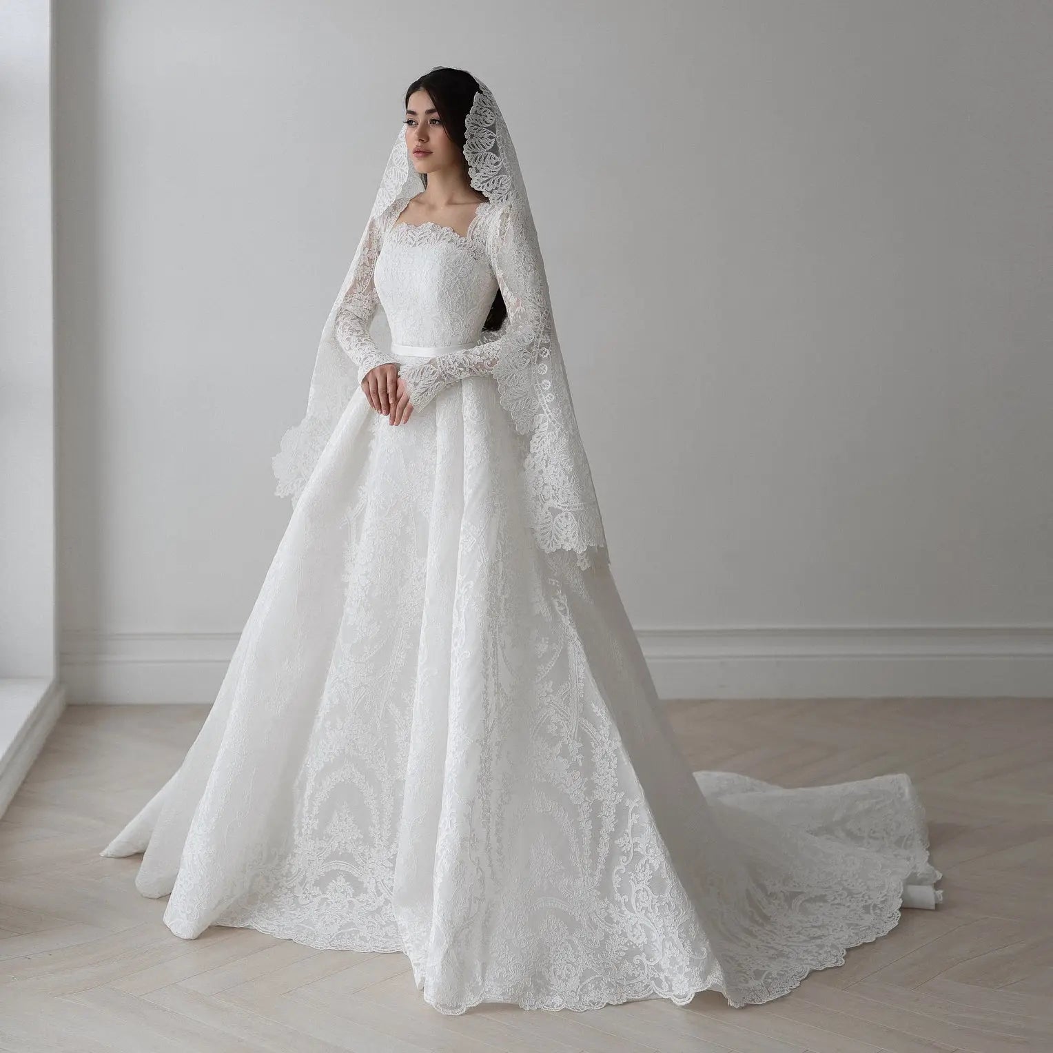 Luxury White Lace Long Sleeve Square Neck Wedding Dress with Veil SW533