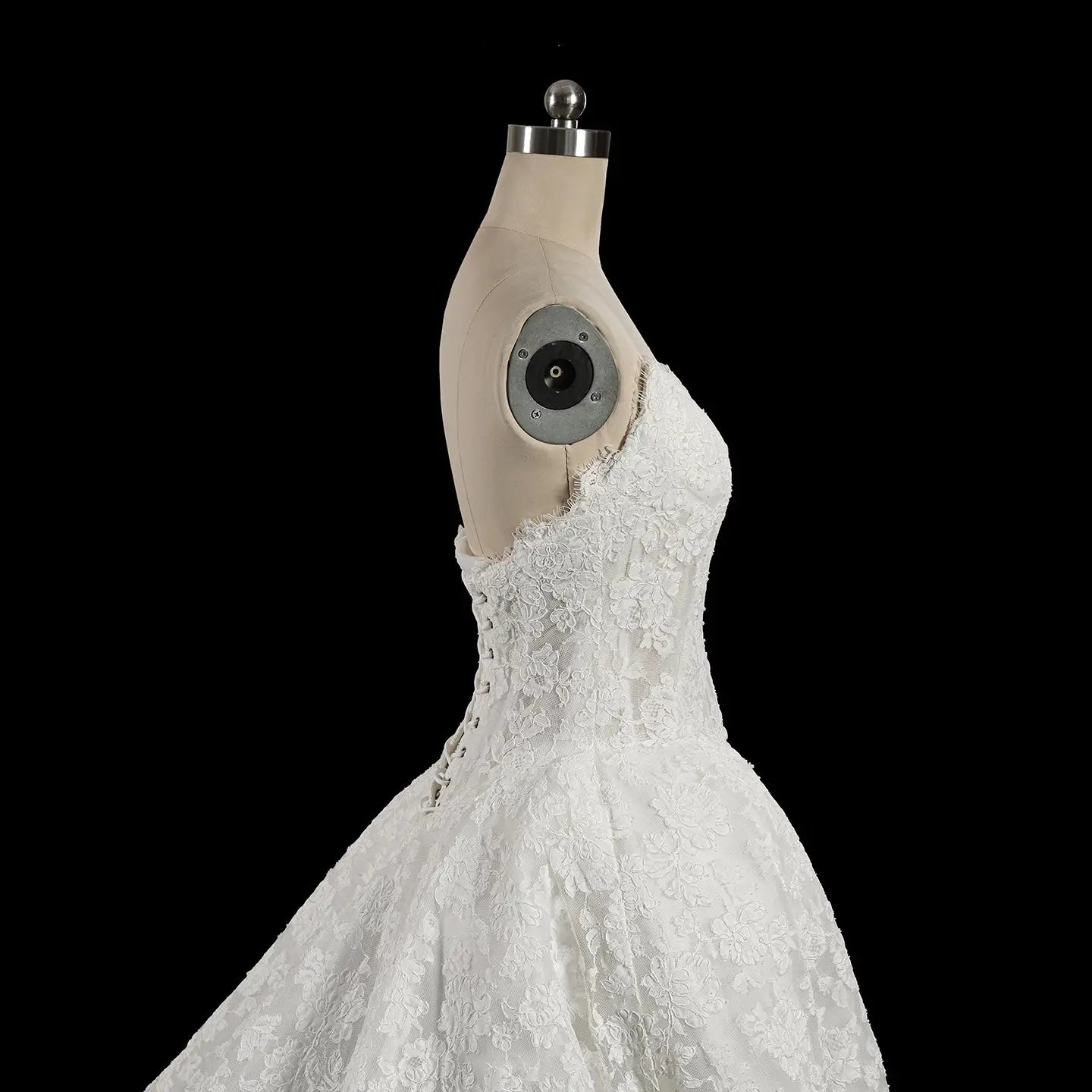 White Floral Lace Strapless Bridal Gown Sweetheart Neckline Front Button Ball Gown SW742