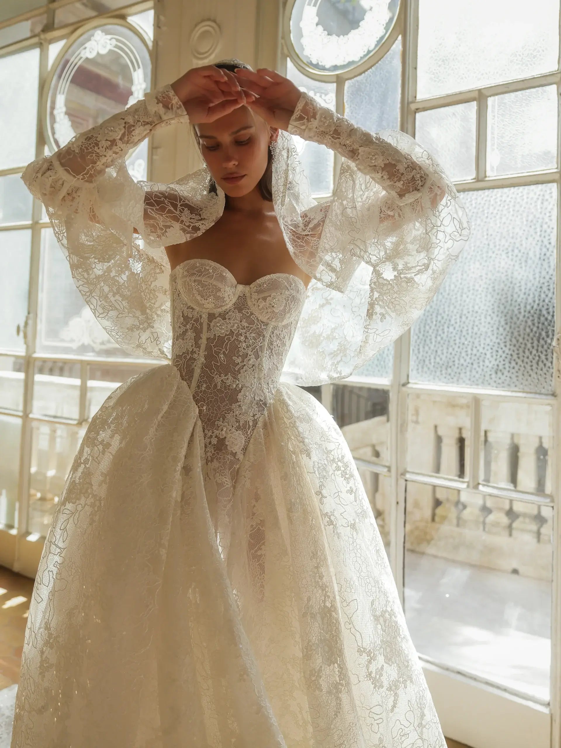 Glamorous Ivory Lace Sweetheart Nec Ball Gown Wedding Dress with Veil SW184