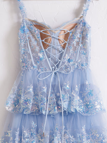 Vestido de fiesta estilo princesa con hombros descubiertos, corsé y volantes de encaje