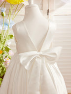 Elegant A-line Satin V-Back Bow Knee-length Flower Girl Dress - photo 6