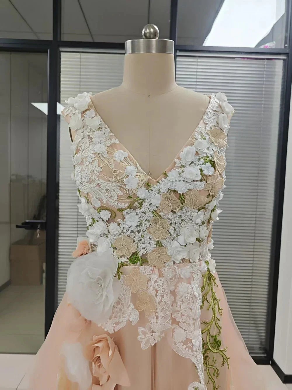 Elegant Tulle A-line V-neck Floral Lace Prom Dresses Formal Evening Party Gown by Musebridals