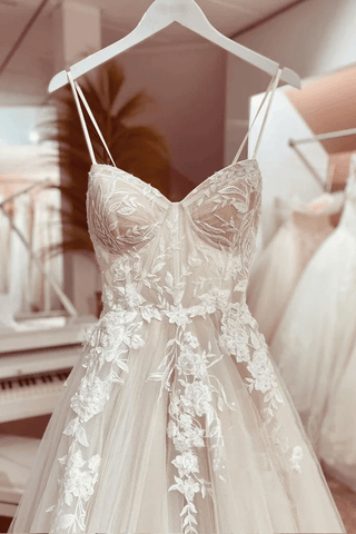 Vestido de novia de encaje princesa, vestido de novia 2024, tirantes finos, cola capilla, vestido de novia de tul color champán 