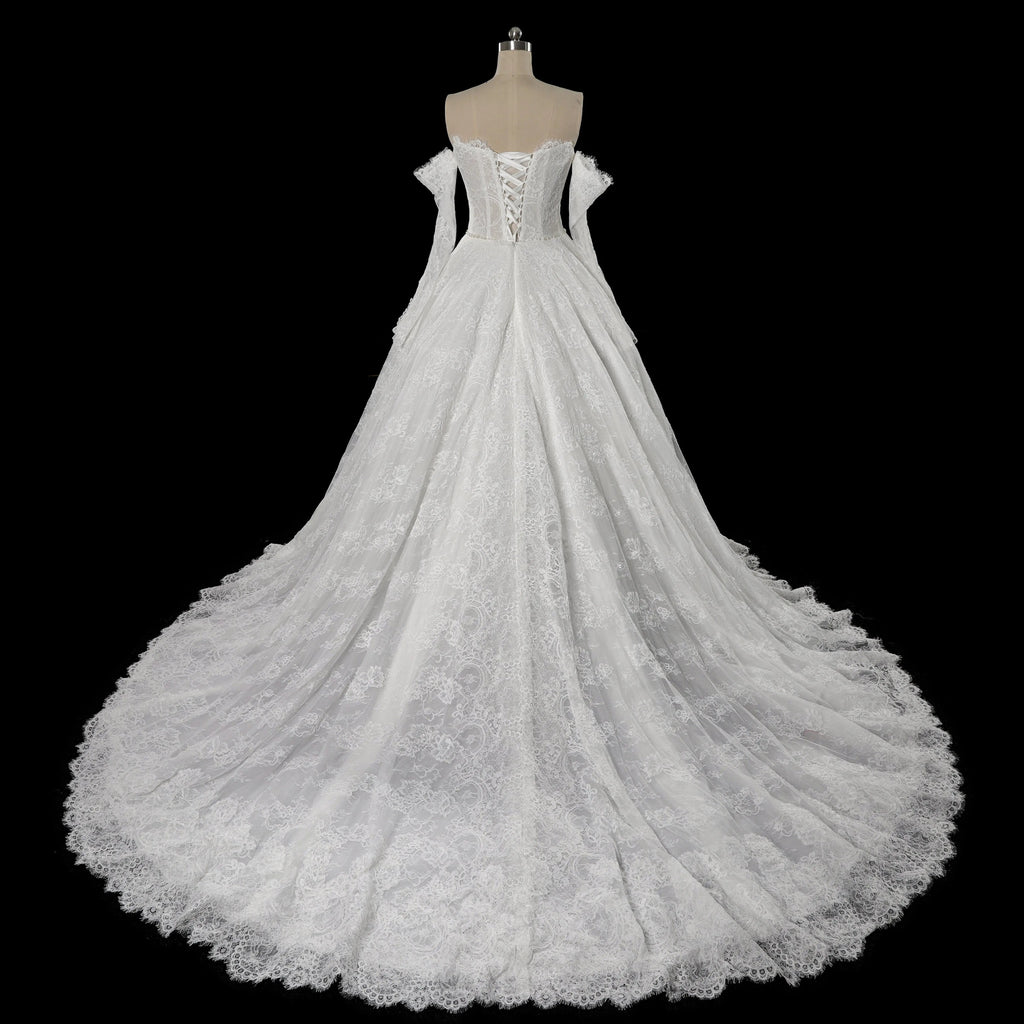 Off White Luxury Ball Gown Wedding Dress Beaded With Veil SW715