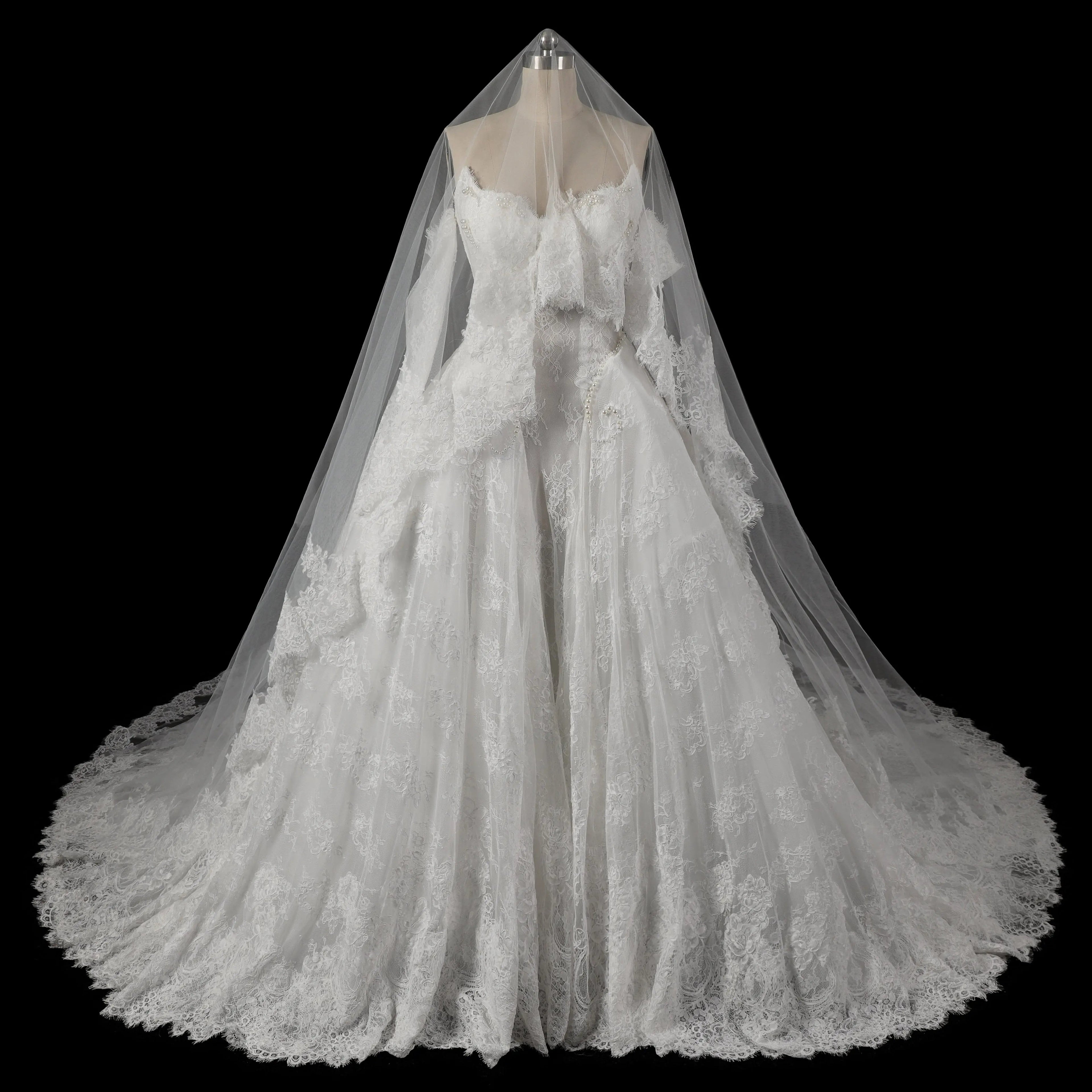 Off White Luxury Ball Gown Wedding Dress Beaded With Veil SW715