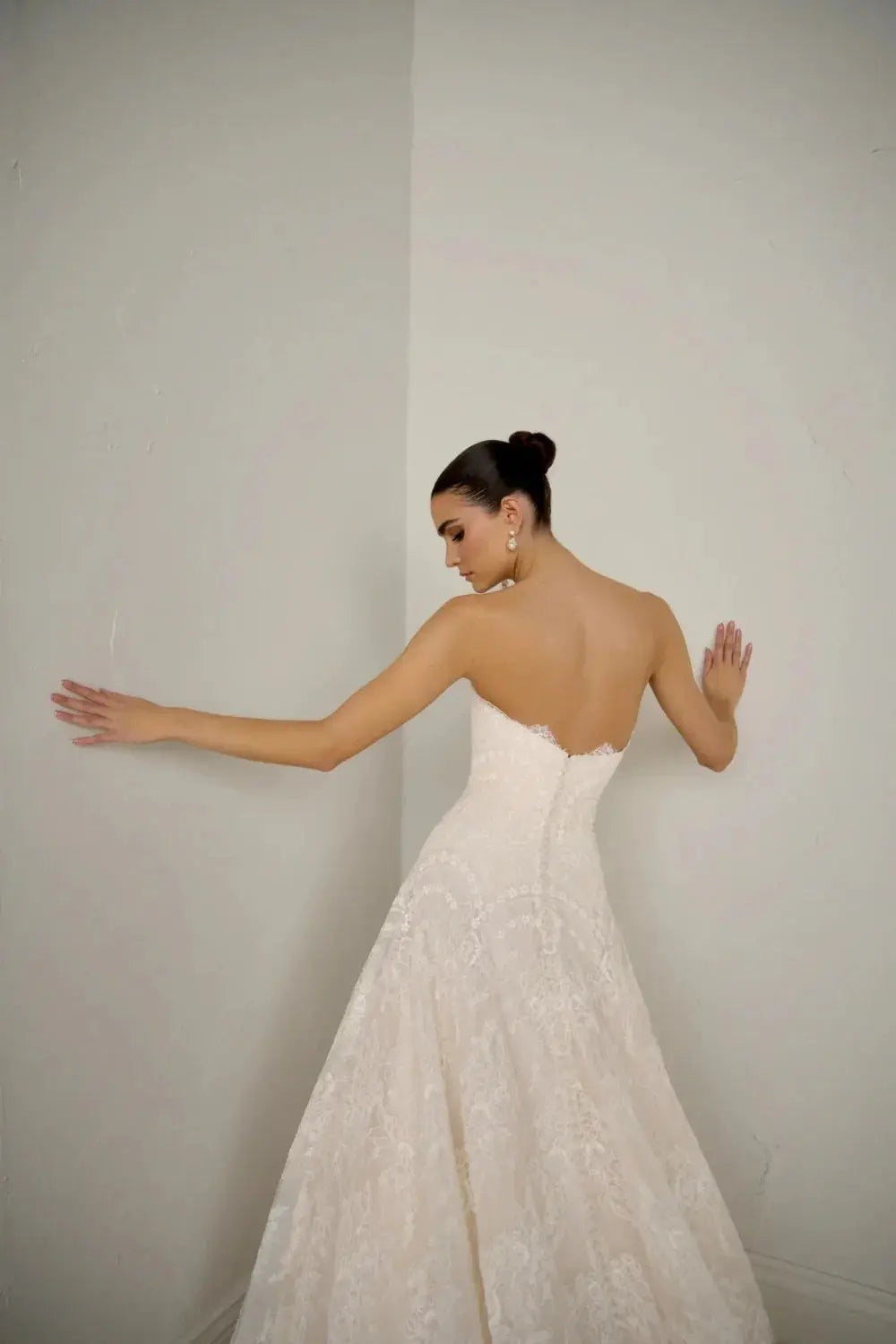 White Classic Eyelash Lace A Line Wedding Dress for Bride SW700
