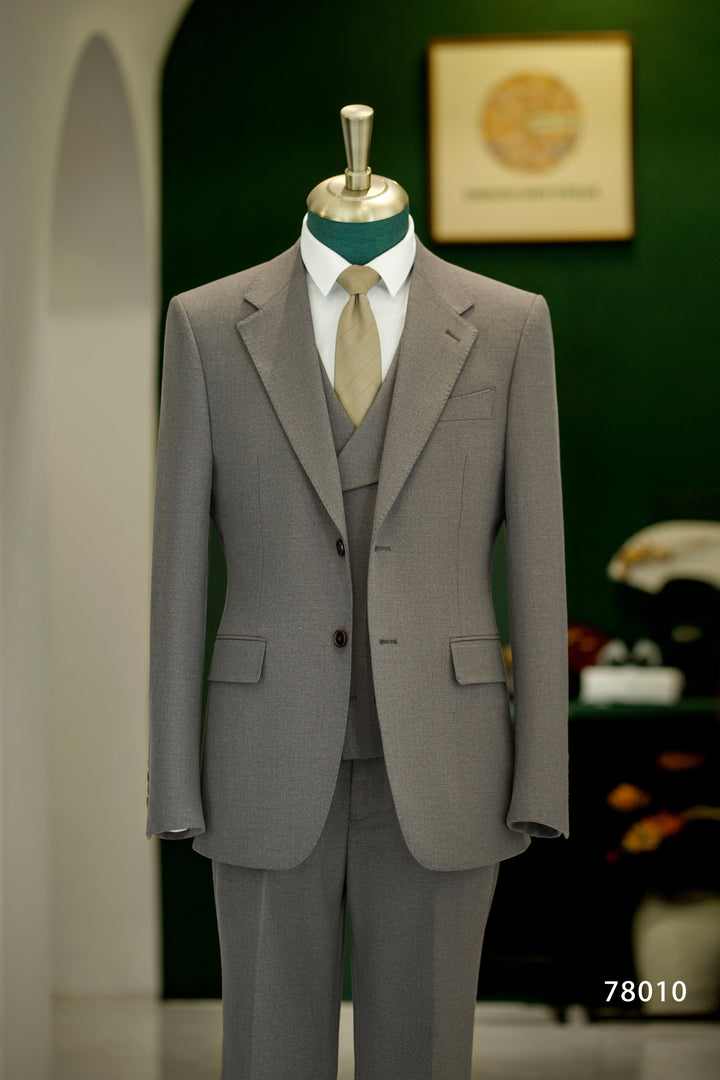 Three-Piece Solid Taupe Grey Wool Suit | Tailored Formal Groom &amp; Business Suit by 男装