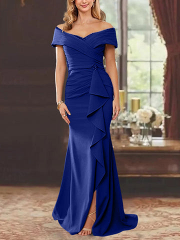 Vestidos para madre de la novia con corte tubo, hombros descubiertos, sin mangas, largo hasta el suelo y volantes 