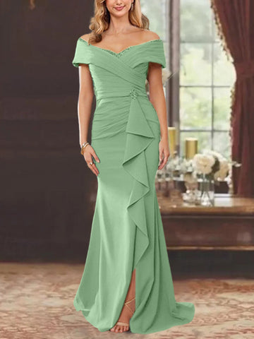 Vestidos para madre de la novia con corte tubo, hombros descubiertos, sin mangas, largo hasta el suelo y volantes 