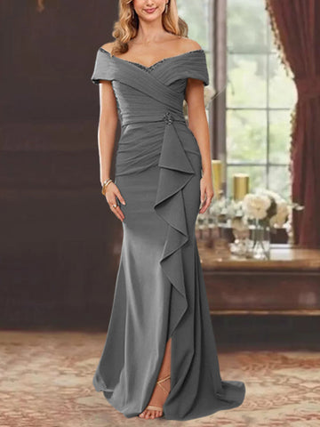 Vestidos para madre de la novia con corte tubo, hombros descubiertos, sin mangas, largo hasta el suelo y volantes 
