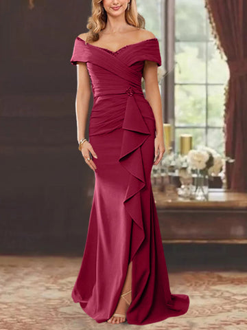 Vestidos para madre de la novia con corte tubo, hombros descubiertos, sin mangas, largo hasta el suelo y volantes 