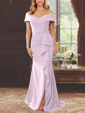 Vestidos para madre de la novia con corte tubo, hombros descubiertos, sin mangas, largo hasta el suelo y volantes 