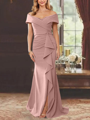 Vestidos para madre de la novia con corte tubo, hombros descubiertos, sin mangas, largo hasta el suelo y volantes 
