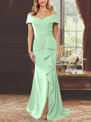 Vestidos para madre de la novia con corte tubo, hombros descubiertos, sin mangas, largo hasta el suelo y volantes 