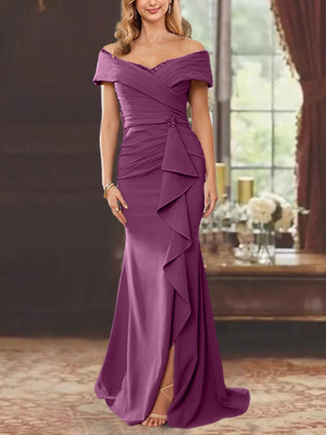 Vestidos para madre de la novia con corte tubo, hombros descubiertos, sin mangas, largo hasta el suelo y volantes 
