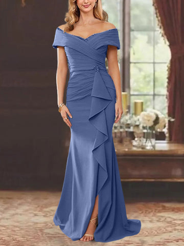 Vestidos para madre de la novia con corte tubo, hombros descubiertos, sin mangas, largo hasta el suelo y volantes 
